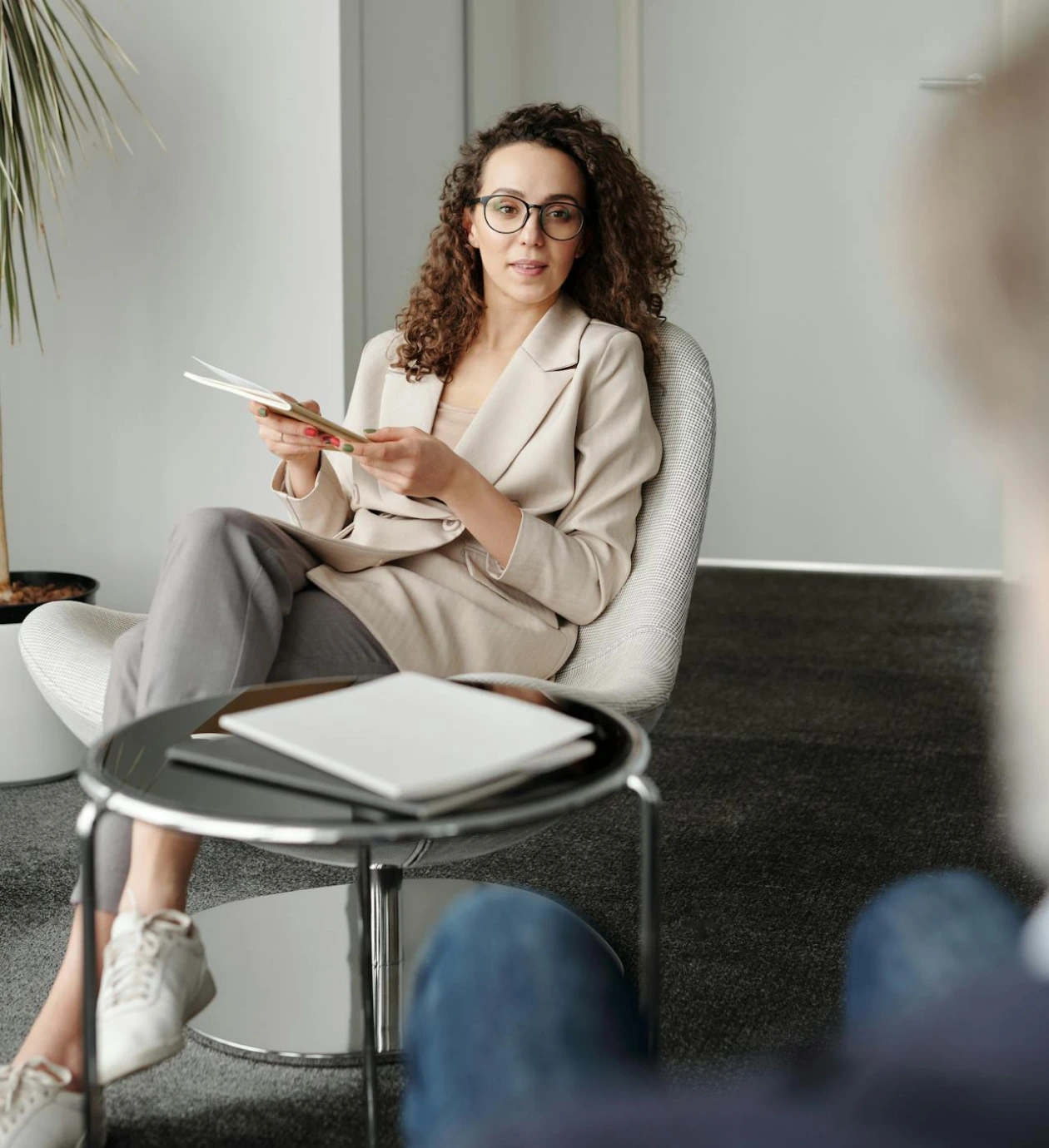 Sriveo-service-recruitment-backed-image