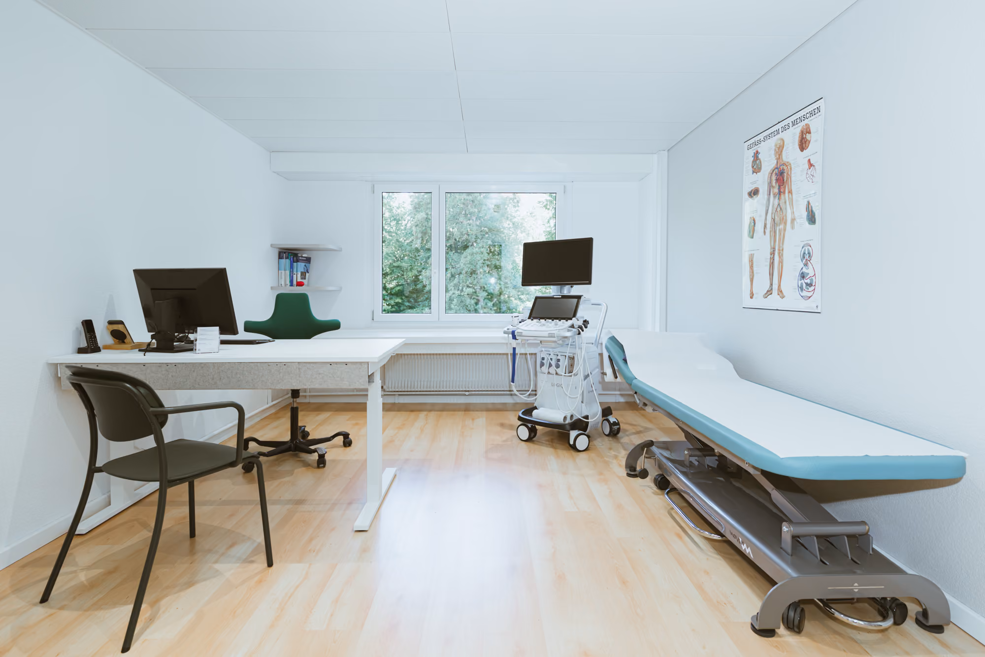 Behandlungszimmer AGC Bern