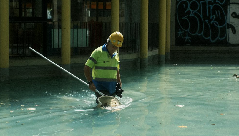 Surfaces are skimmed, debris removed, and walls, steps, and the tile line are brushed clean. Baskets are emptied and the water left sparkling.