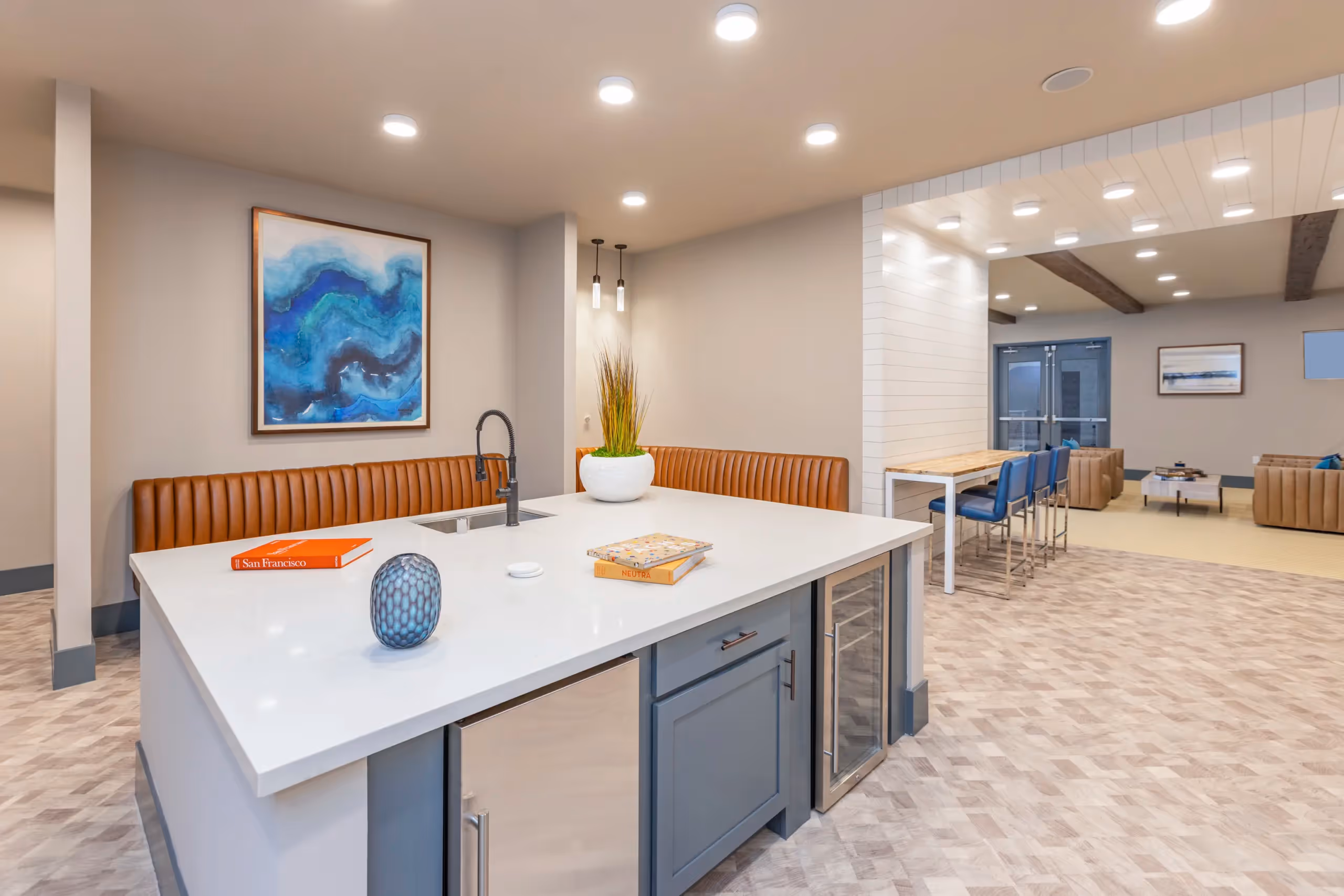 clubhouse with seating l Anchor 532 Apartments in Vallejo, CA 