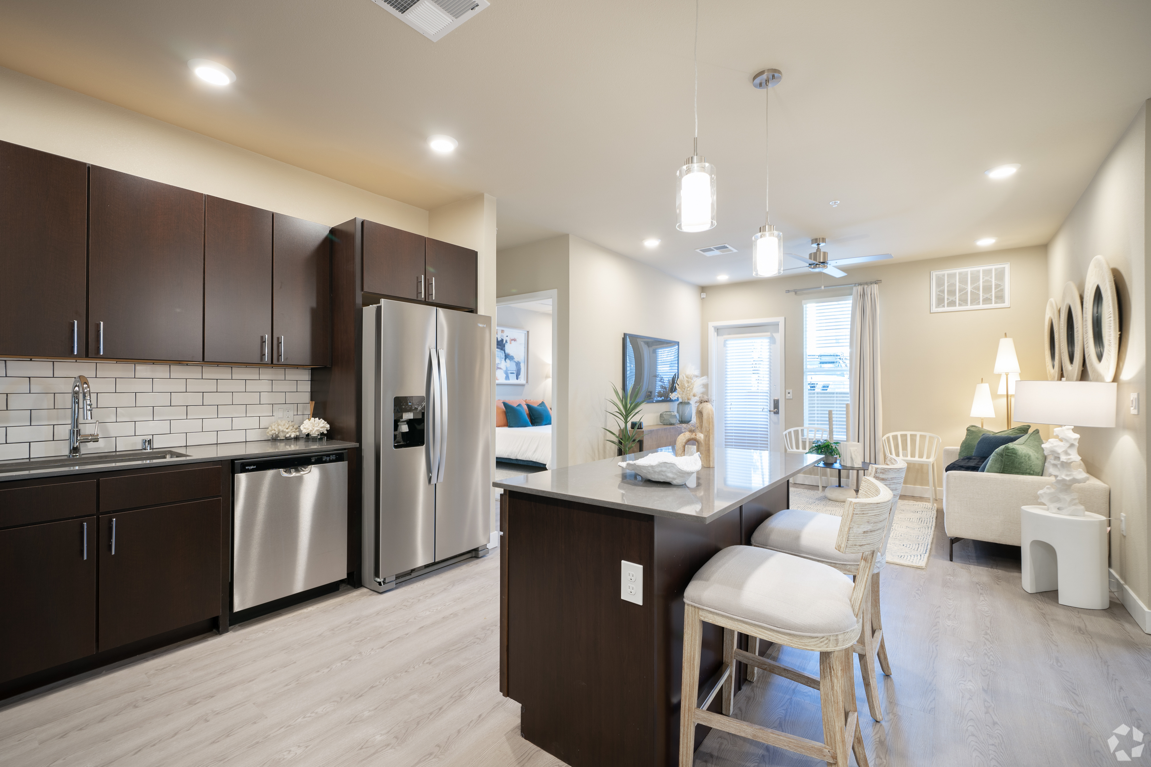 Luxury Kitchen l 1 & 2-Bedroom Homes 
