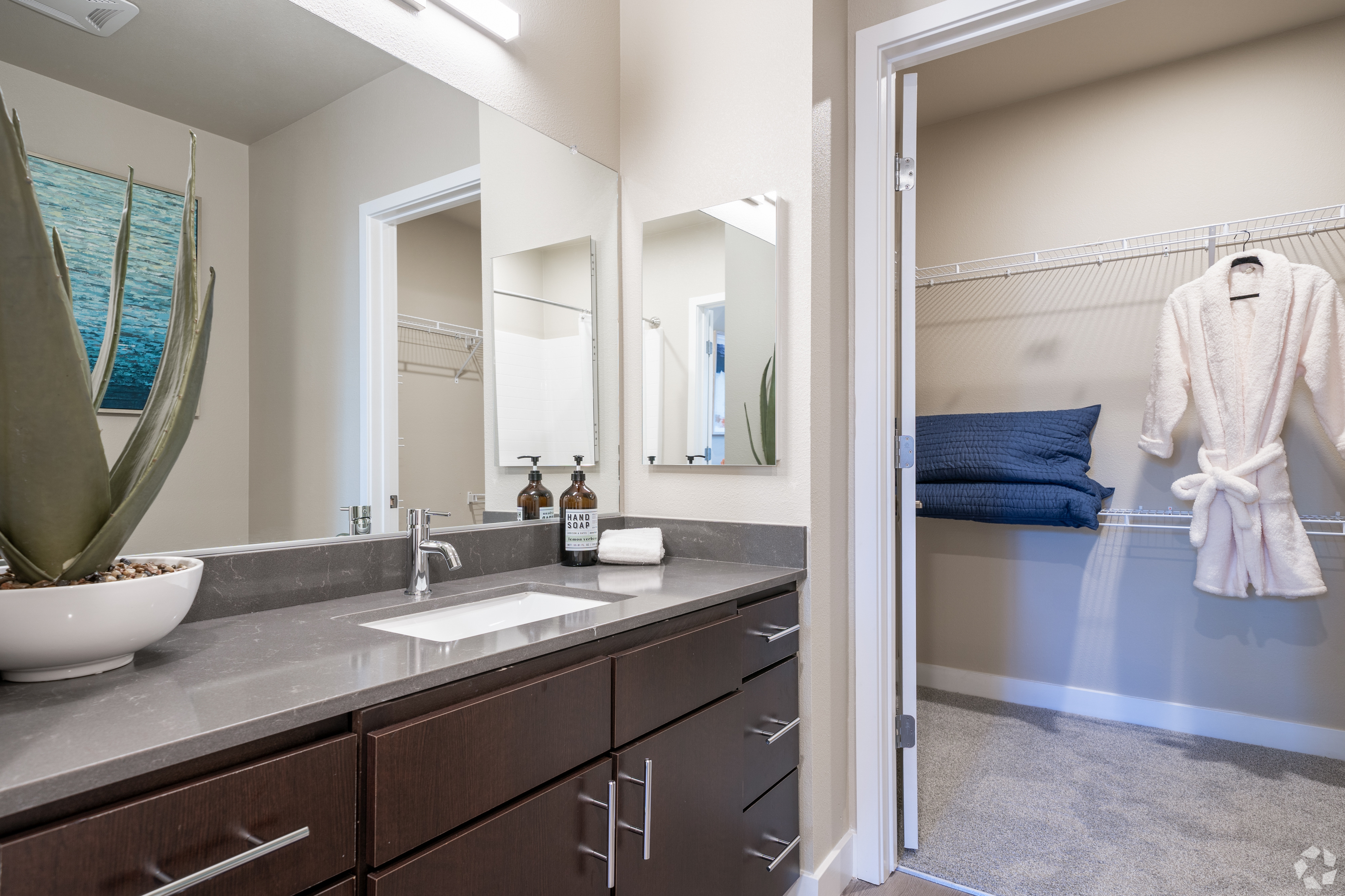 Luxury Bathroom l 1 & 2-Bedroom Homes 