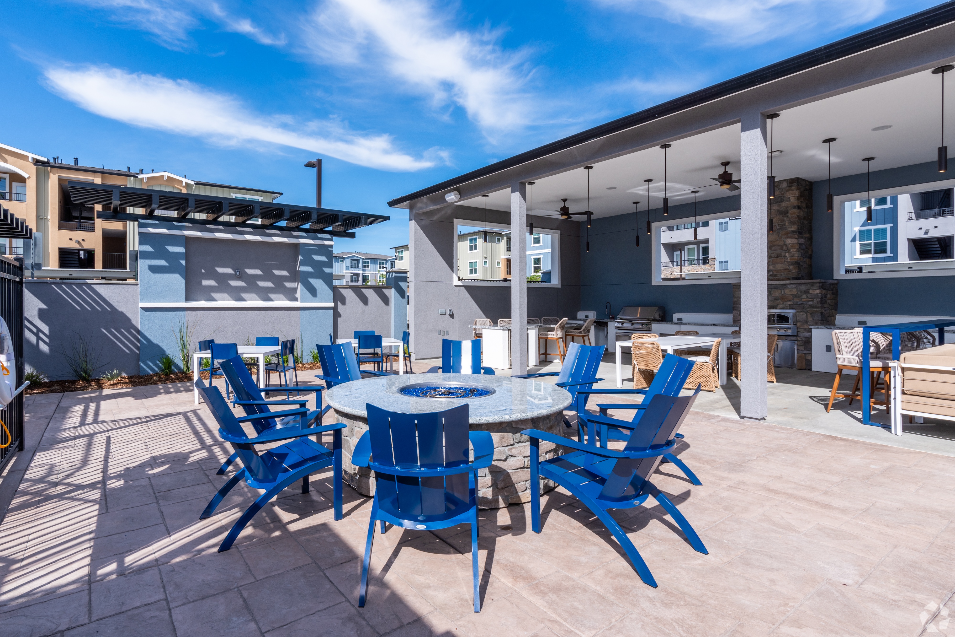 Outdoor seating l Anchor 532 Apartments in Vallejo, CA 