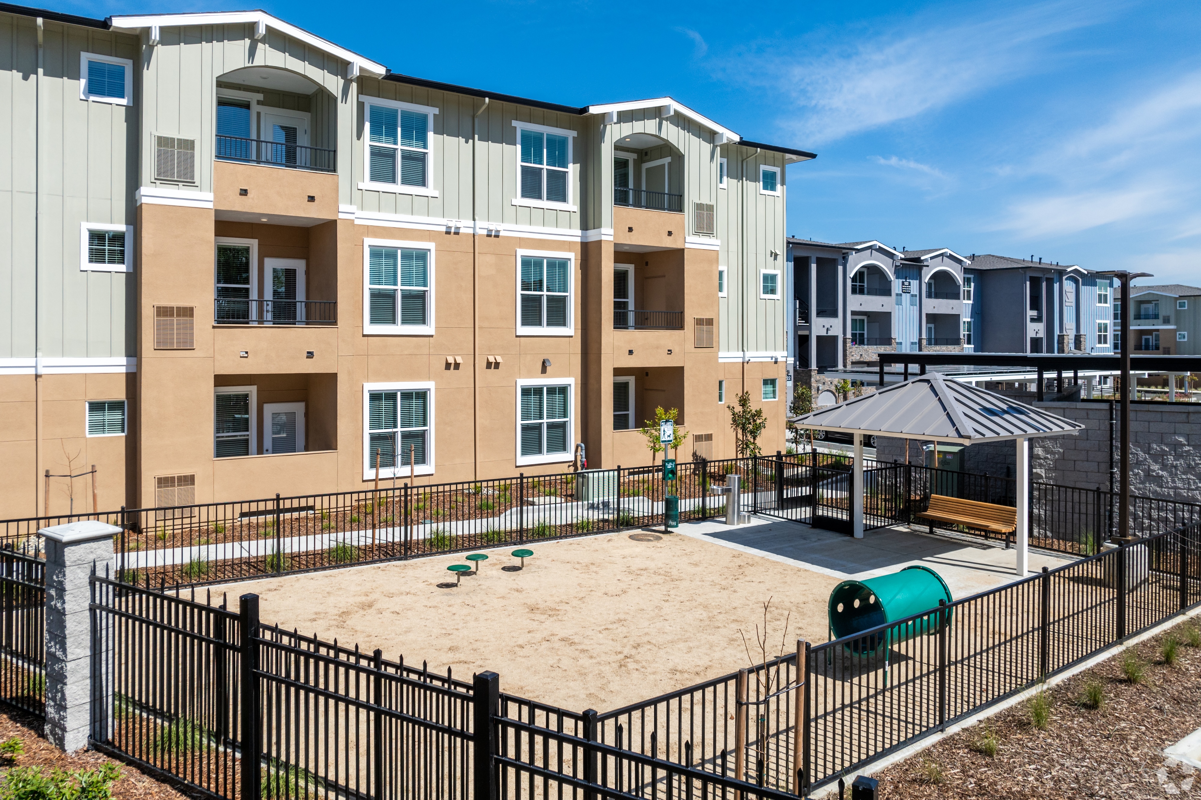 Dog park l Pet Friendly Apartments
