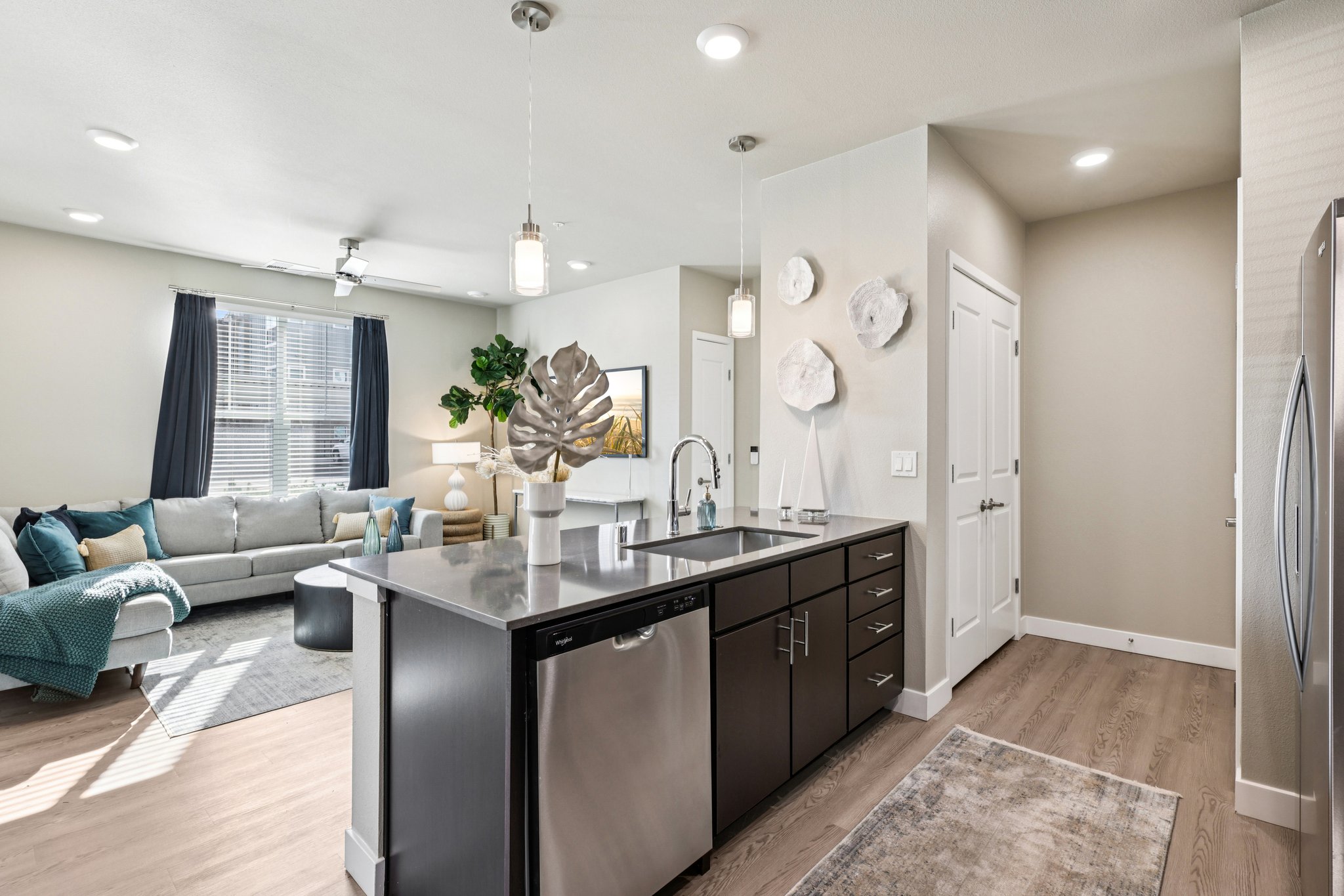 Luxury Kitchen l 1 & 2-Bedroom Homes 
