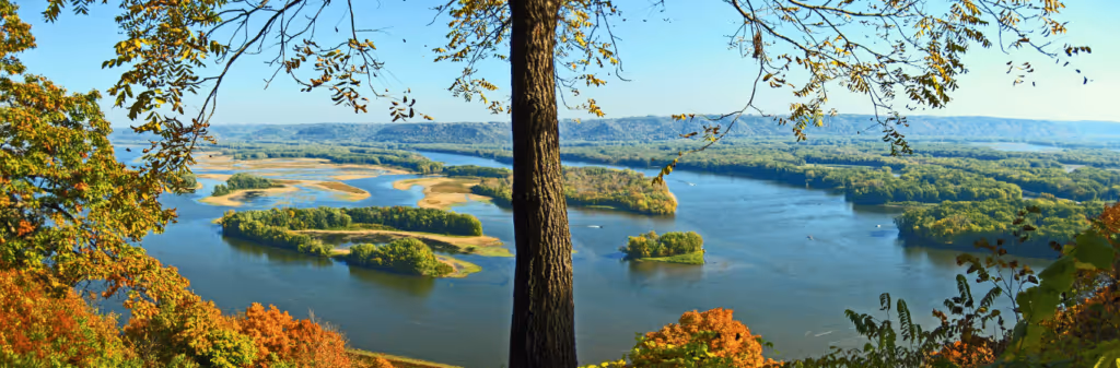 Corporate Cruises Along the Mississippi River