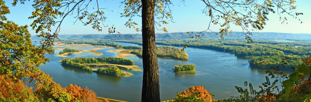 Corporate Cruises Along the Mississippi River