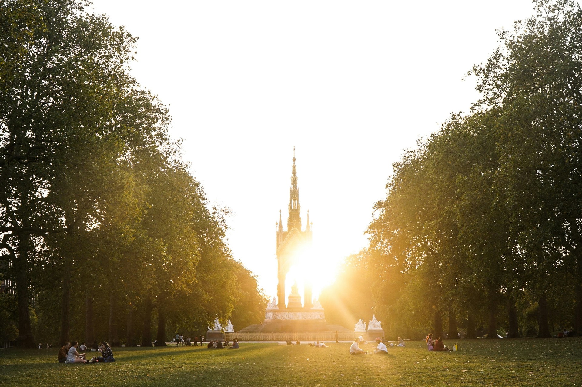 Early Morning Arrival in London: What to Do Before Check-In