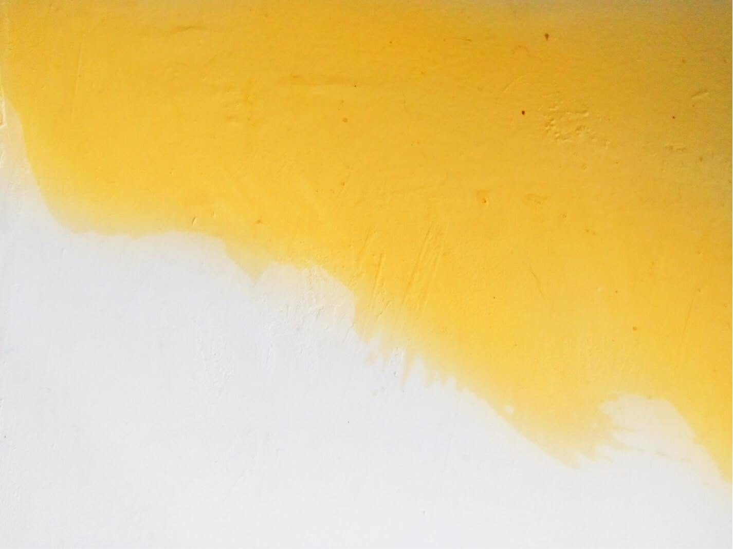 White and yellow background