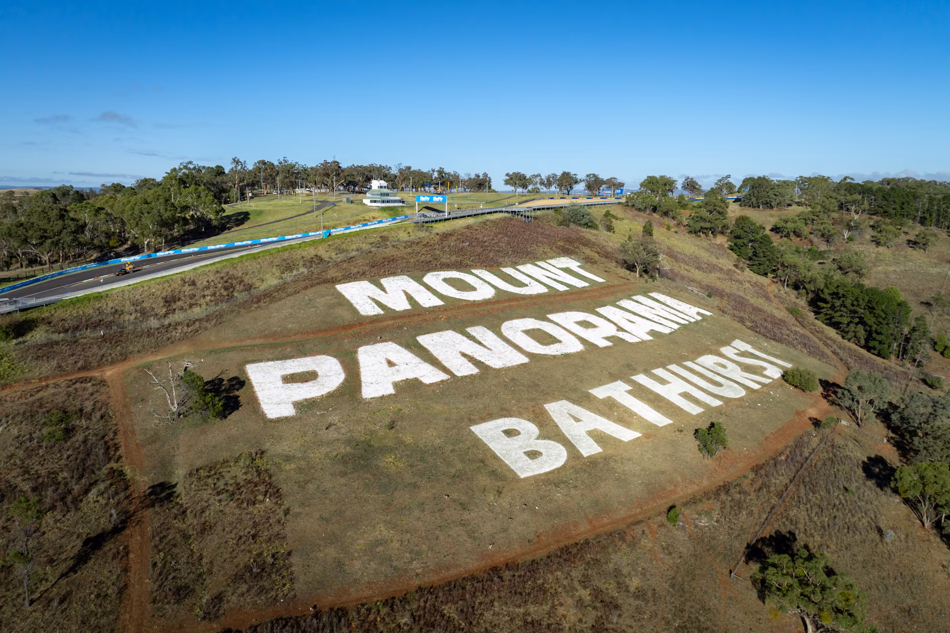 Host Your Gala Dinner Where the Legends Race: Events on Mount Panorama 