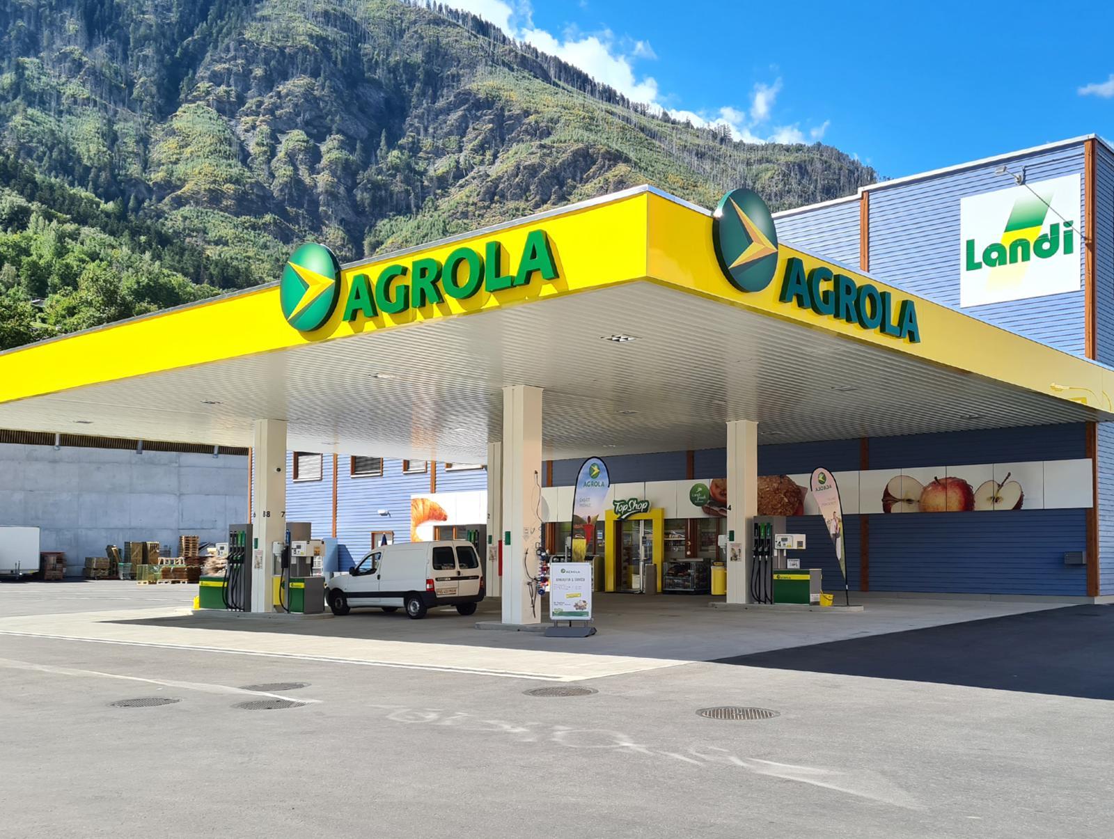 La stazione di rifornimento Agrola migliora l'esperienza del cliente con il marketing digitale.