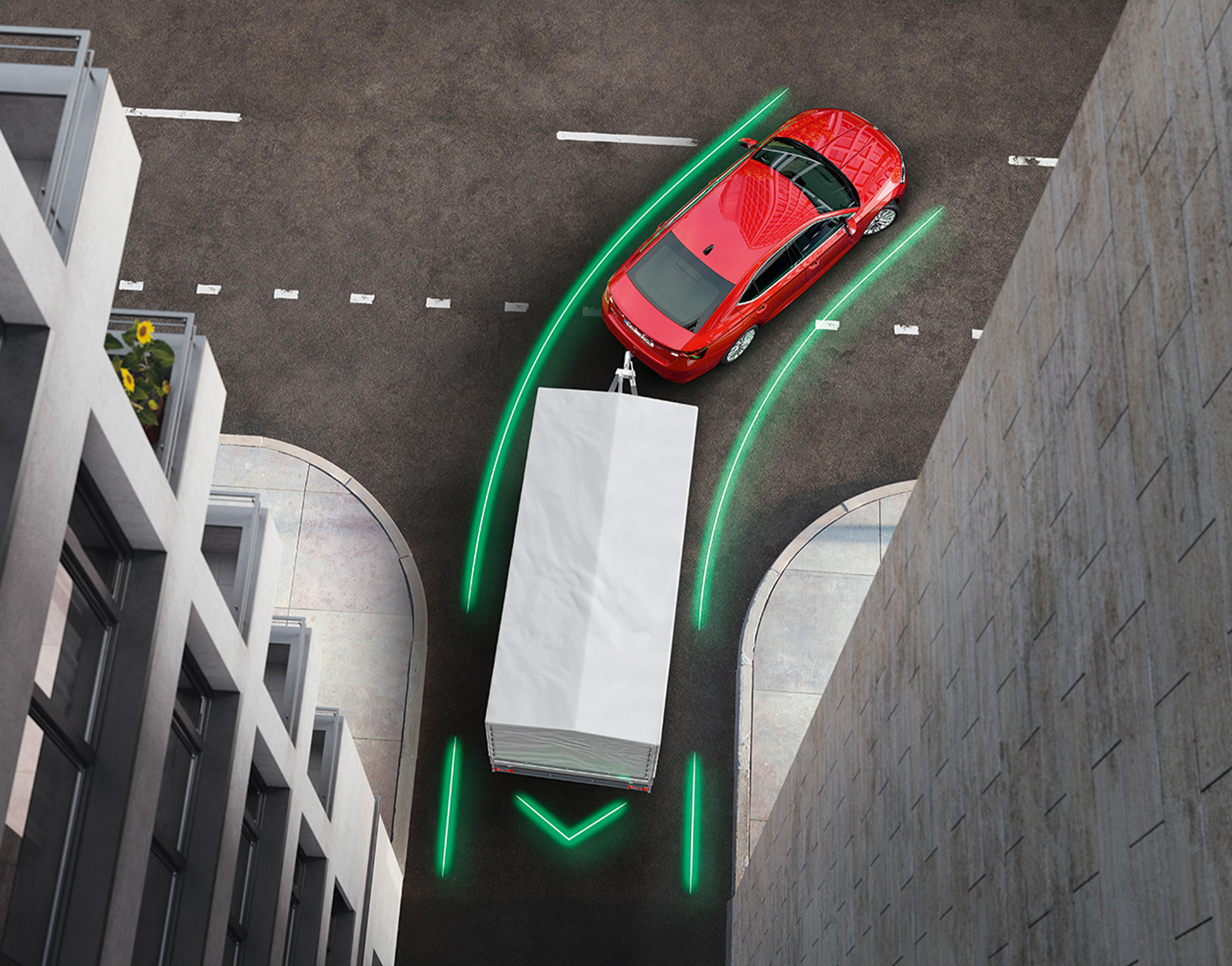 Animation des Anhängerrangierassistenten: Eine rote Škoda Octavia Limousine manövriert aus der Vogelperspektive rückwärts mit einem Anhänger in eine schmale Gasse zwischen zwei hohen Gebäuden. Leuchtend grüne Linien visualisieren den vom System gesteuerten Fahrweg des Gespanns.