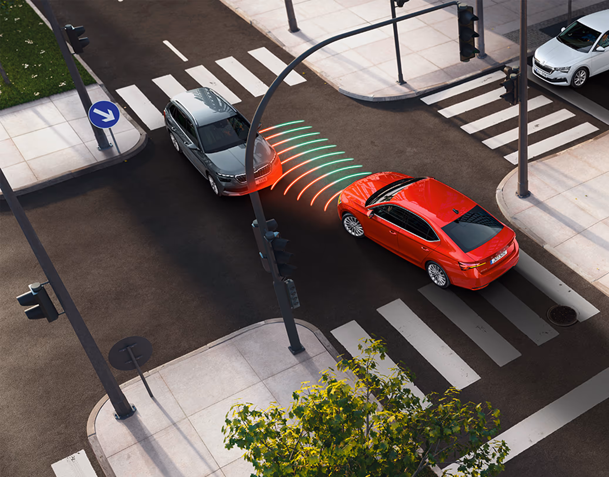 Animation des Frontradar- und Ausweichassistenten. Der Škoda Elroq fährt die Straße entlang. Plötzlich überquert ein Fußgänger, der aus einem schwer einsehbaren Bereich kommt, die Straße. Das System warnt.