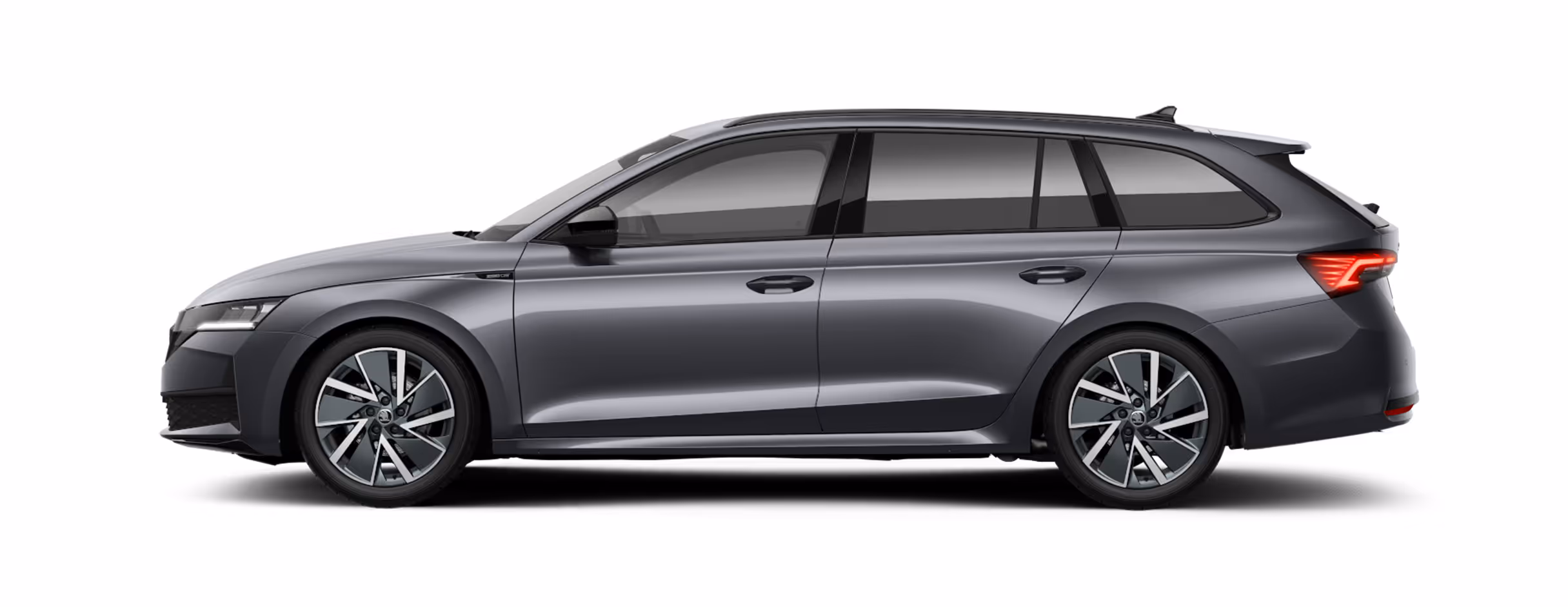 Seitenansicht eines freigestellten Škoda Elroq in der Farbe Timiano-Grün mit 21 Zoll Leichtmetallfelgen “Vision Anthrazit”.