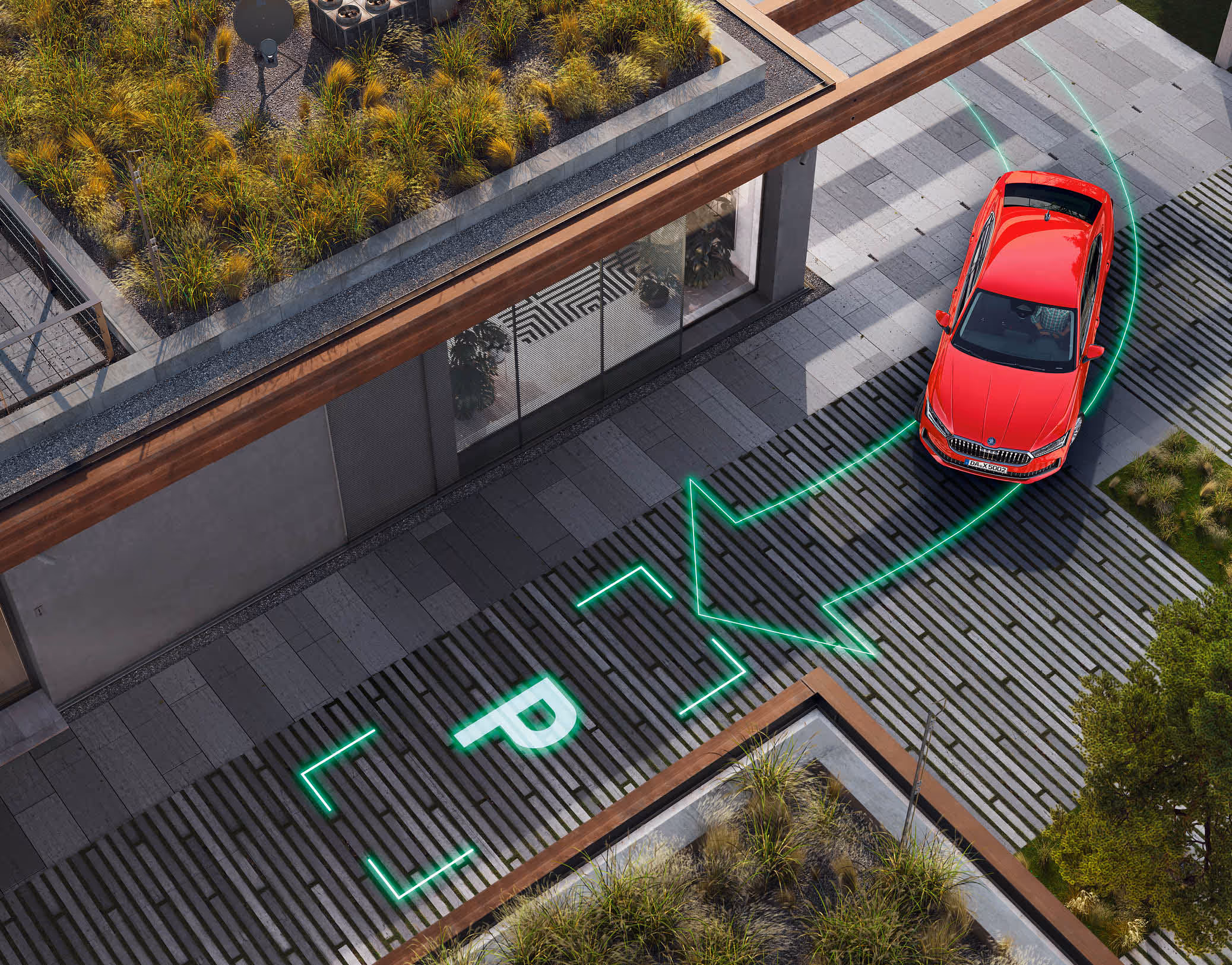 Animation des trainierten Parkens: Eine rote Škoda Superb Limousine fährt autonom eine zuvor gespeicherte Route zu einem Parkplatz. Eine leuchtender Pfeil und ein “P”-Symbol auf dem Boden visualisieren aus der Vogelperspektiven den aufgezeichneten Weg.