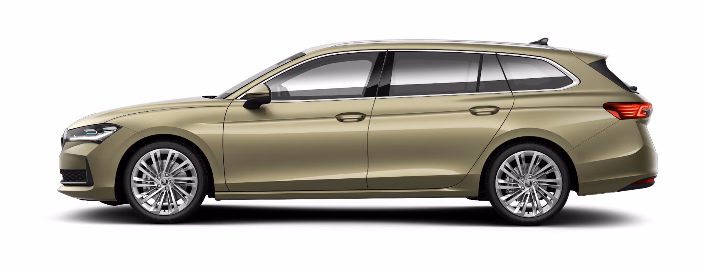 Seitenansicht eines freigestellten Škoda Superb Combi in der Lackierung Ice Tea-Beige Metallic mit 19 Zoll Leichtmetallfelgen “Veritate".