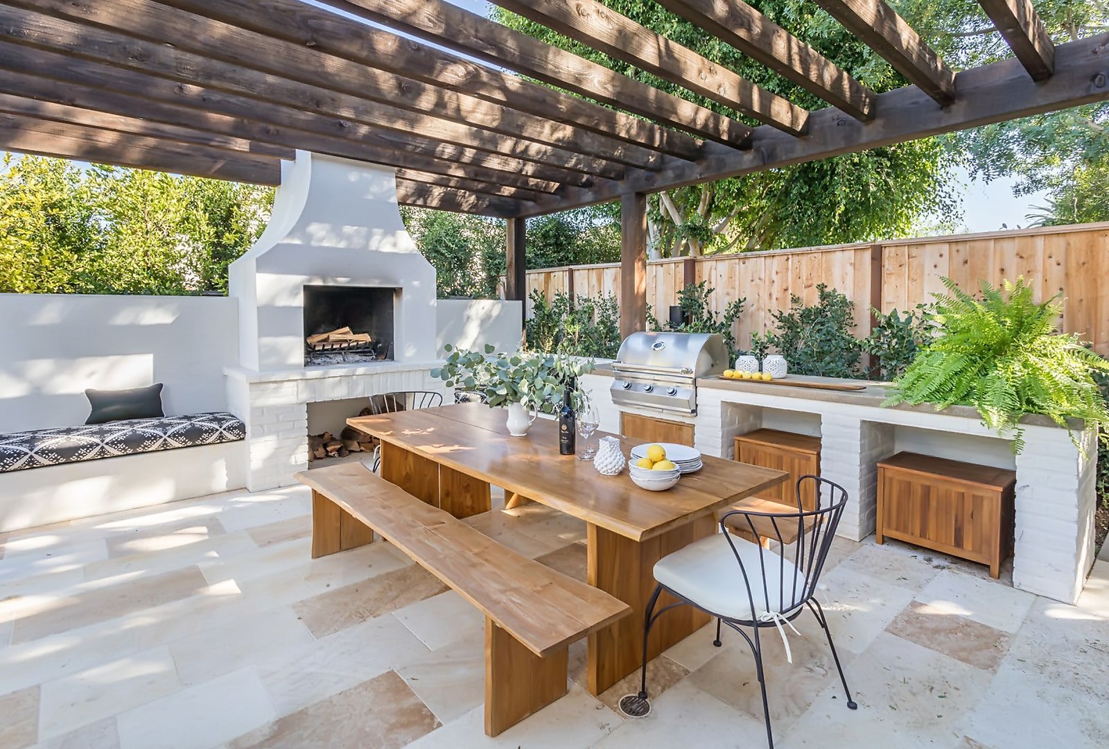 Outdoor Kitchen with ornamentals