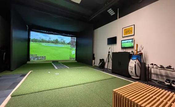 Golfimulator på prosjektor