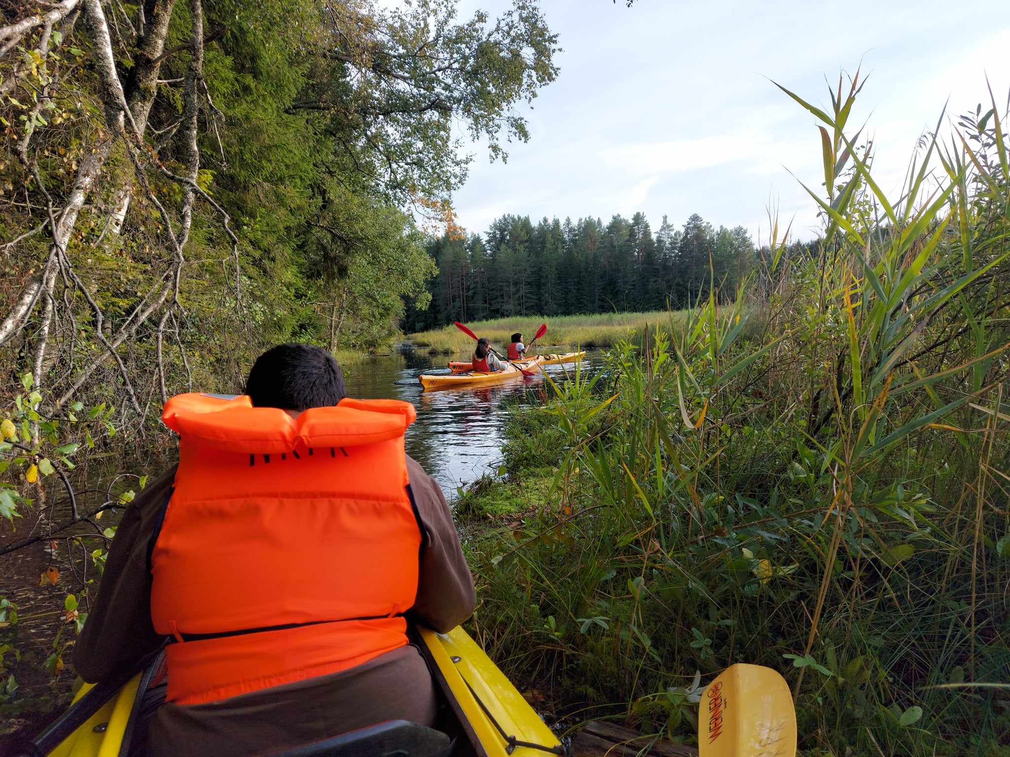 Padlere i kajakk på Nøklevann