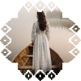 Кадр з курсу — українські дівчата у національному вбранні