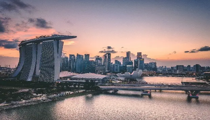 Revenus fonciers non-résident en France : définition, imposition 20 % / 30 %, prélèvements sociaux 17,2 % ou 7,5 %, micro-foncier vs régime réel et déclaration 2042.