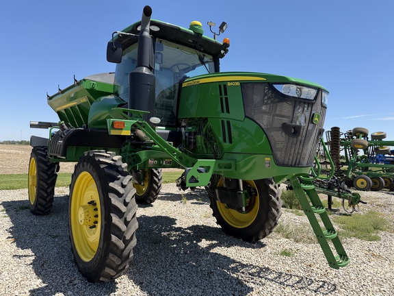 ジョンディア R4038 自走式噴霧器 ローボーイセミトレーラー付き　1/64 2021 John Deere R4038 - Liquid Sprayers For Sale - Washington CH