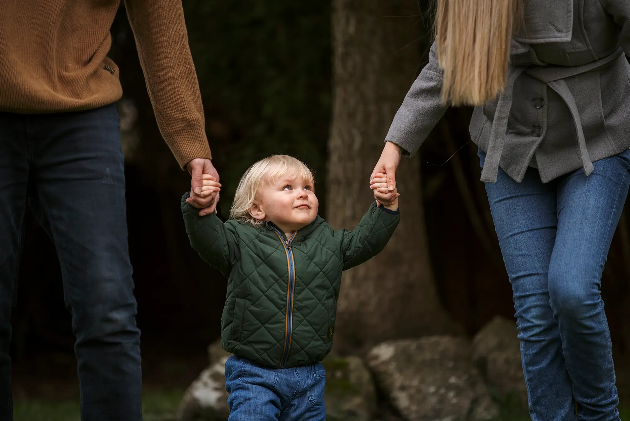 Adoption d’un enfant : démarches, types d’adoption, effets juridiques et rôle du notaire dans la sécurisation du projet.