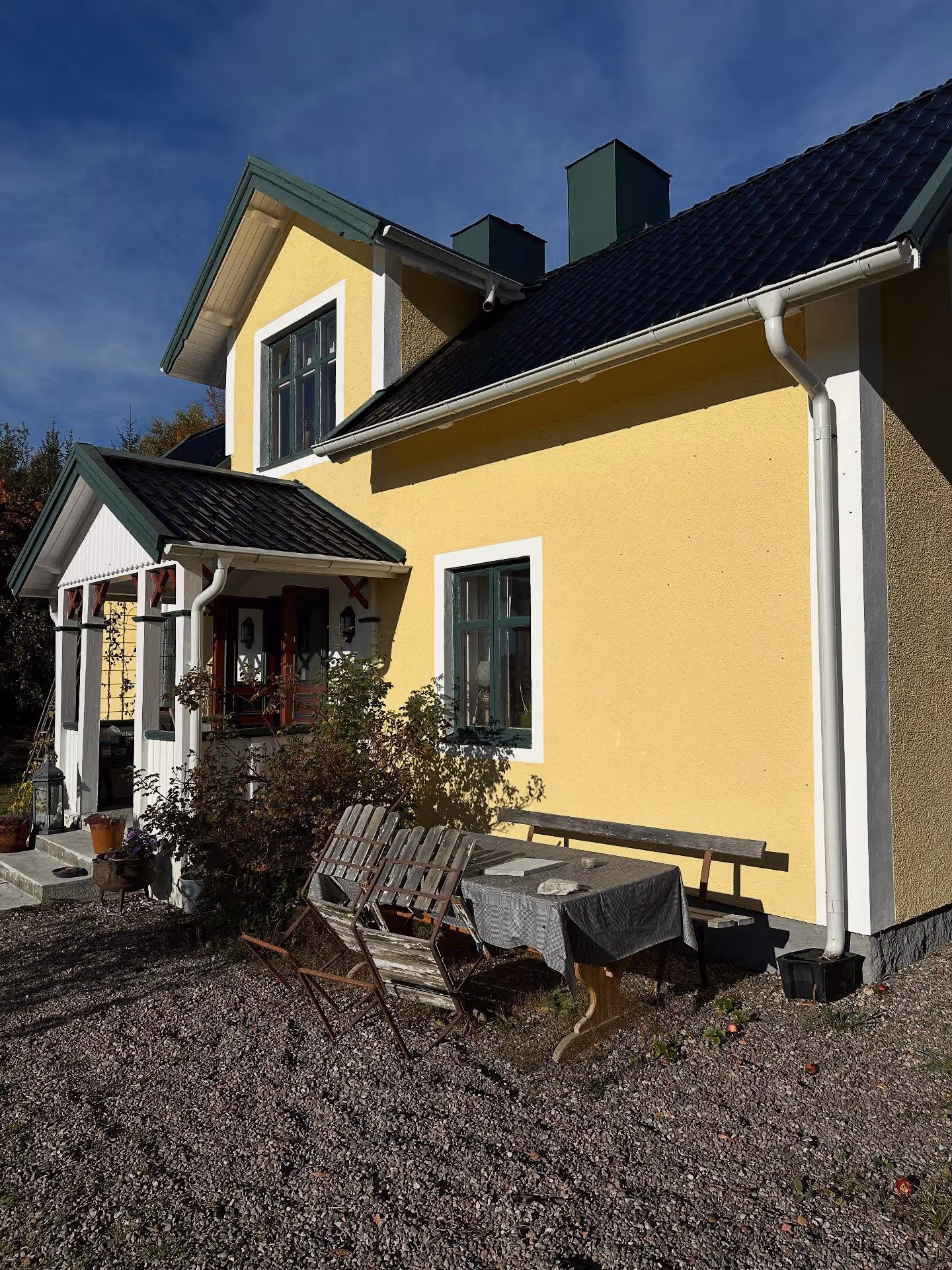 image of housing project roofs