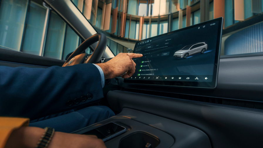 Leapmotor C10 REEV with text