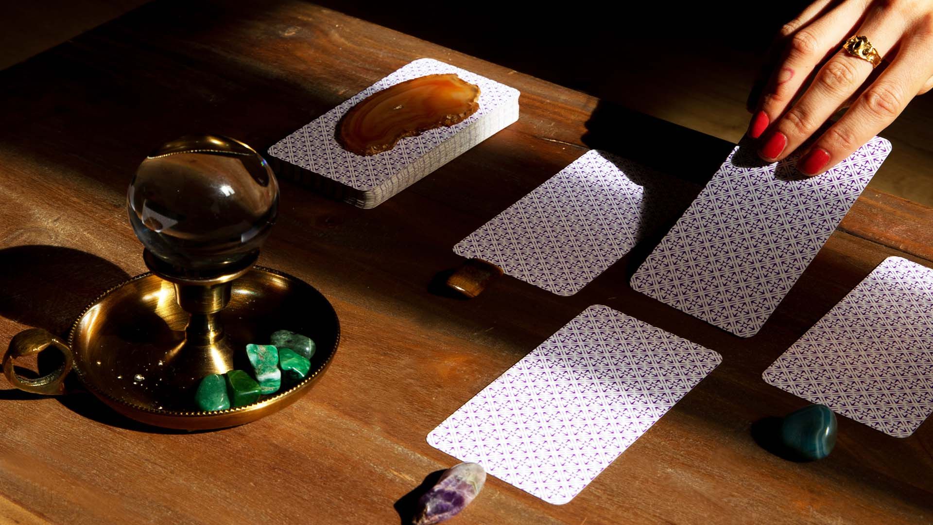 What to Expect at a Tarot Card Reading
