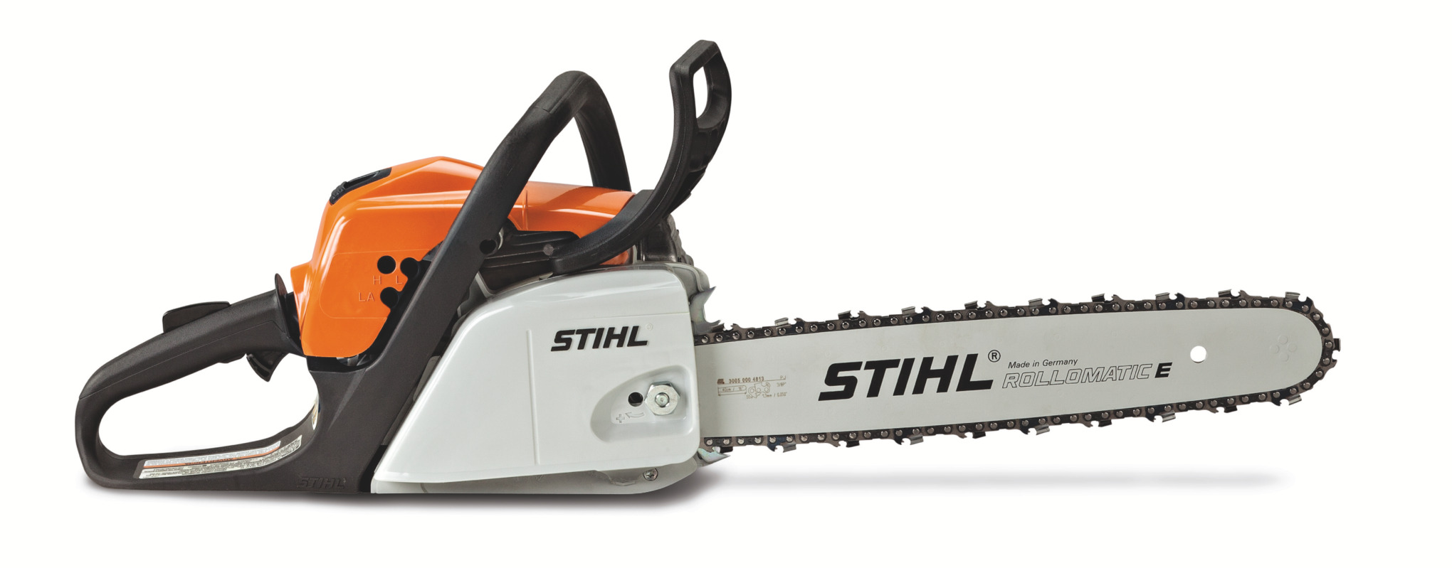 This powerful mid-range chainsaw is equipped with an 18-inch bar and chain.