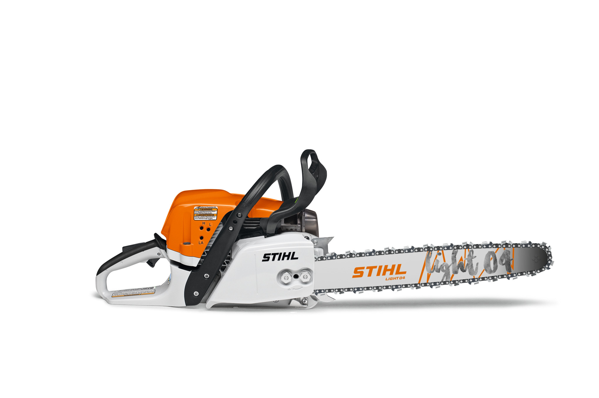 This mid-range chainsaw comes with an anti-vibration system and reduced exhaust emission engine technology.
