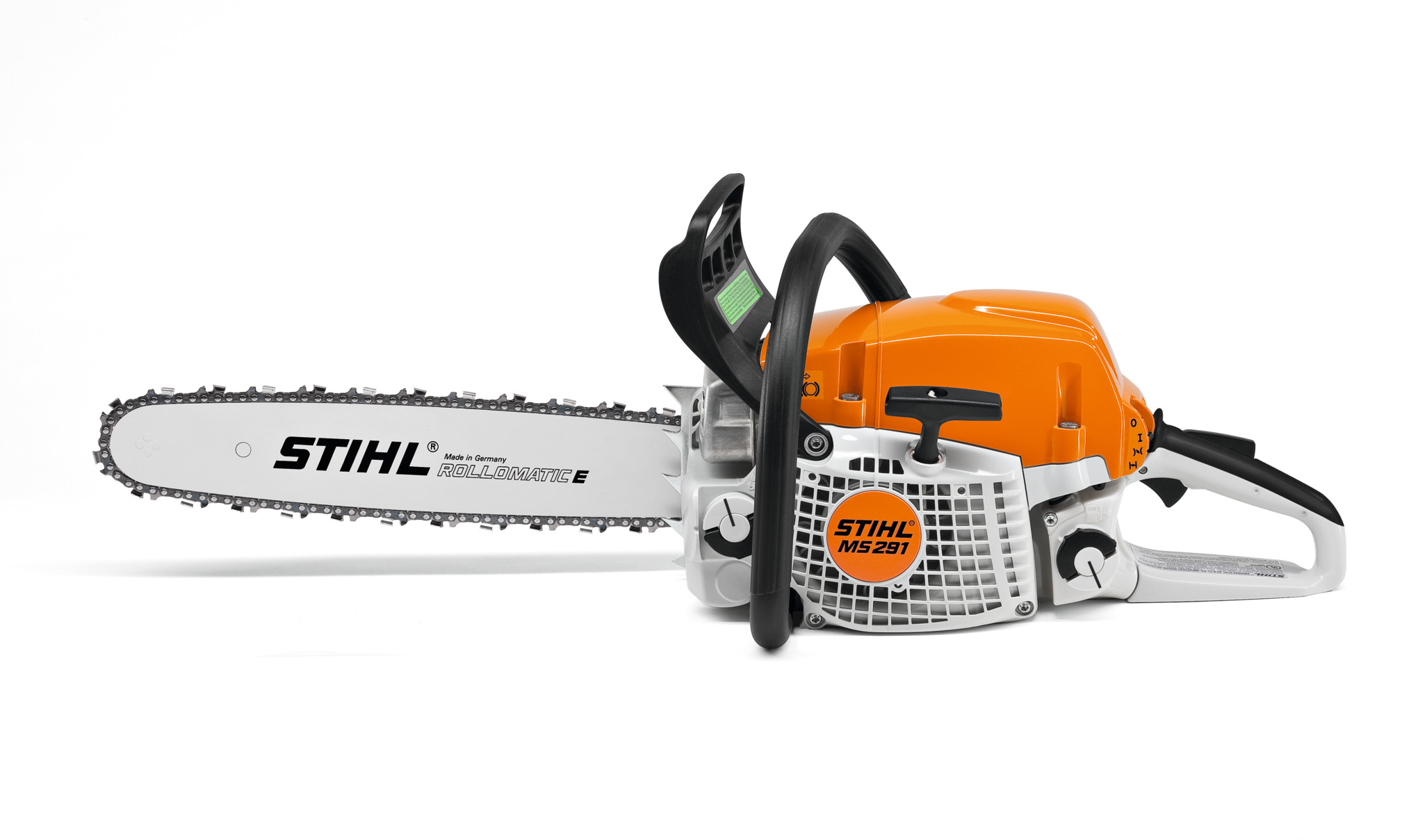 With dependability and an anti-vibration system, this mid-range chainsaw's fuel-efficient engine increases run time between refuelings by 20% compared to the previous model.
