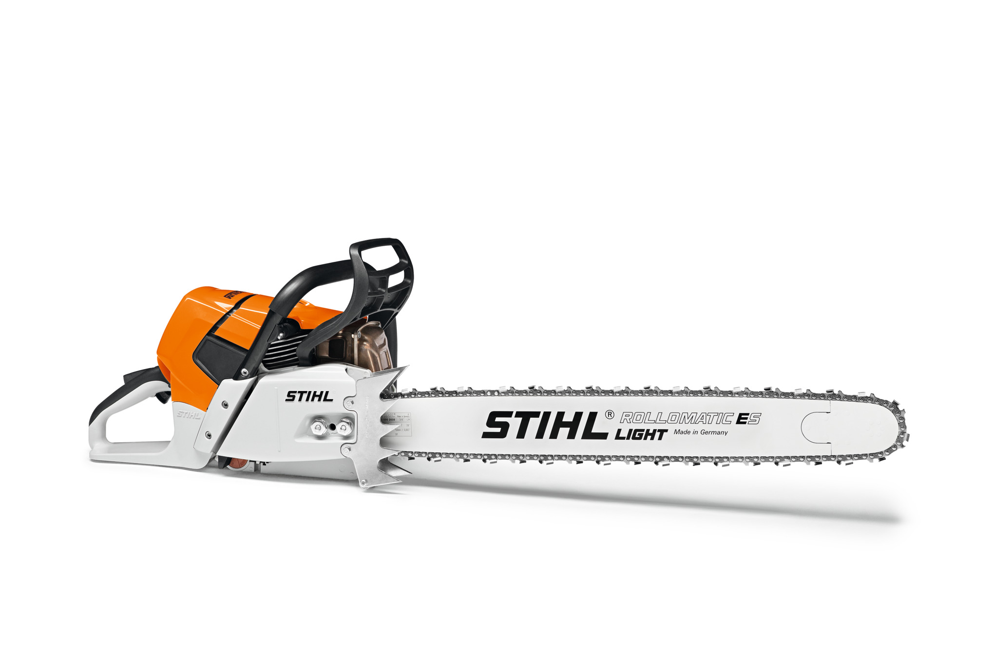 The MS 661 MAGNUM® chainsaw delivers the professional power and rugged dependability you need to take on tough felling jobs.