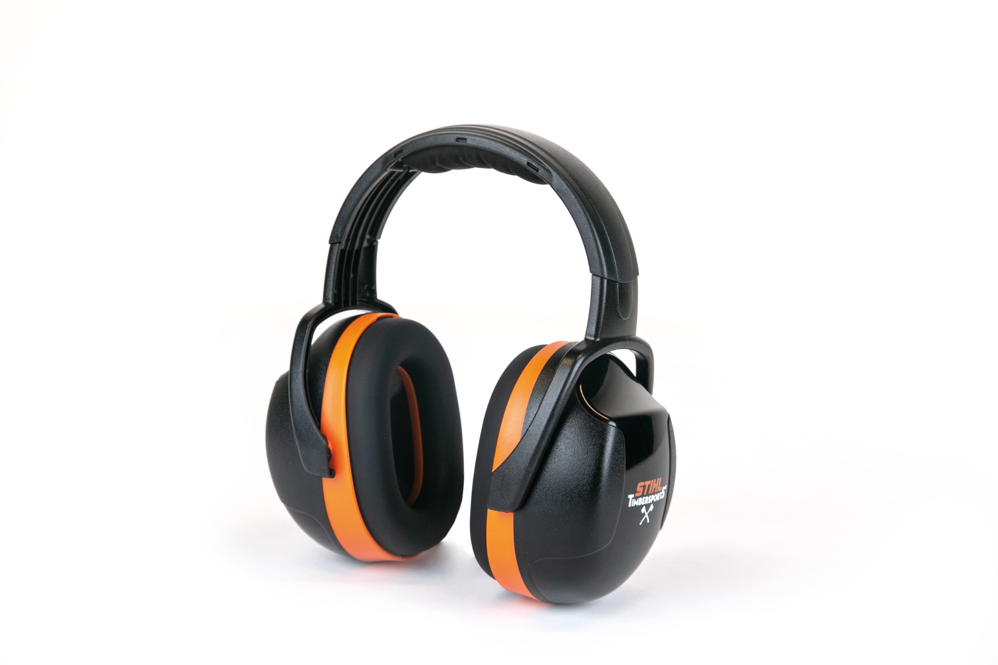 A special edition design of our most noise-reducing hearing protection in an all-black color featuring the STIHL TIMBERSPORTS® logo.