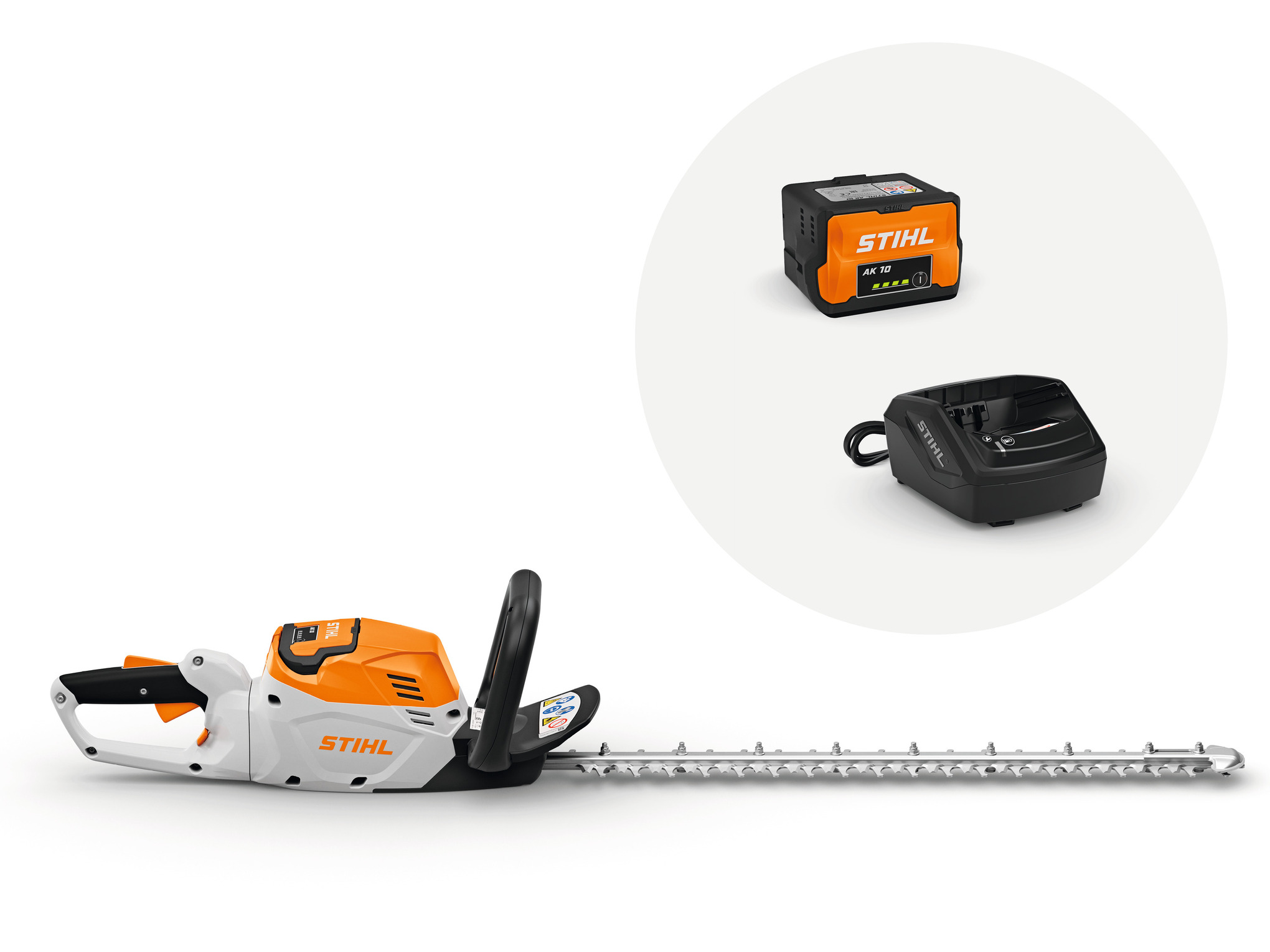 The most powerful battery hedge trimmer in the AK System offers power and precision.