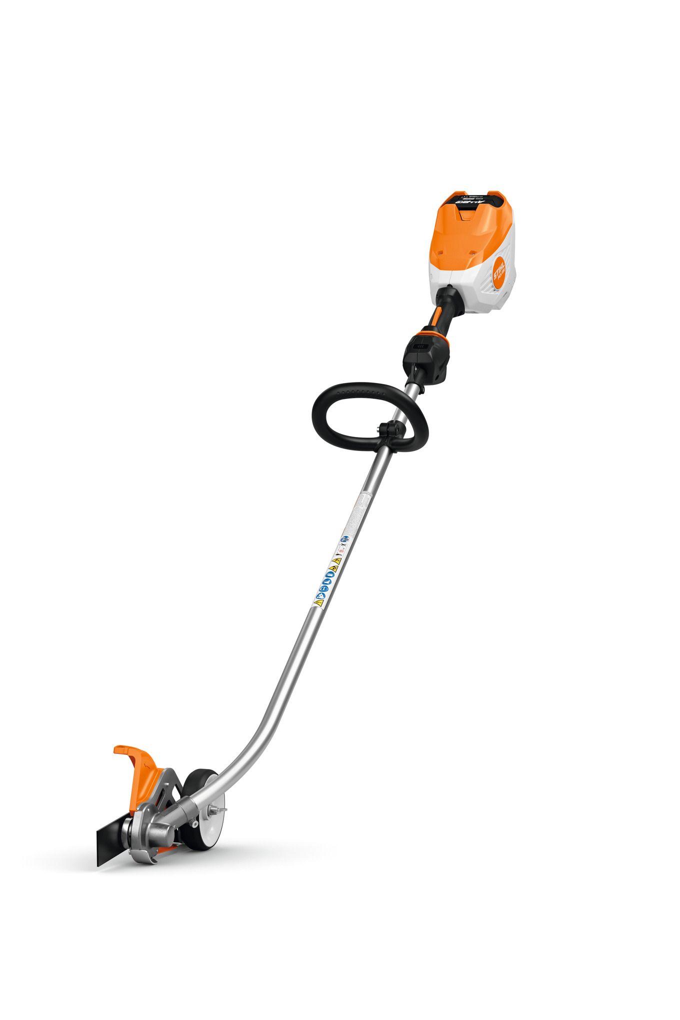 The FCA 135 Curved Shaft Edger Set: the ideal edging solution for professionals edging around residential or commercial sites.