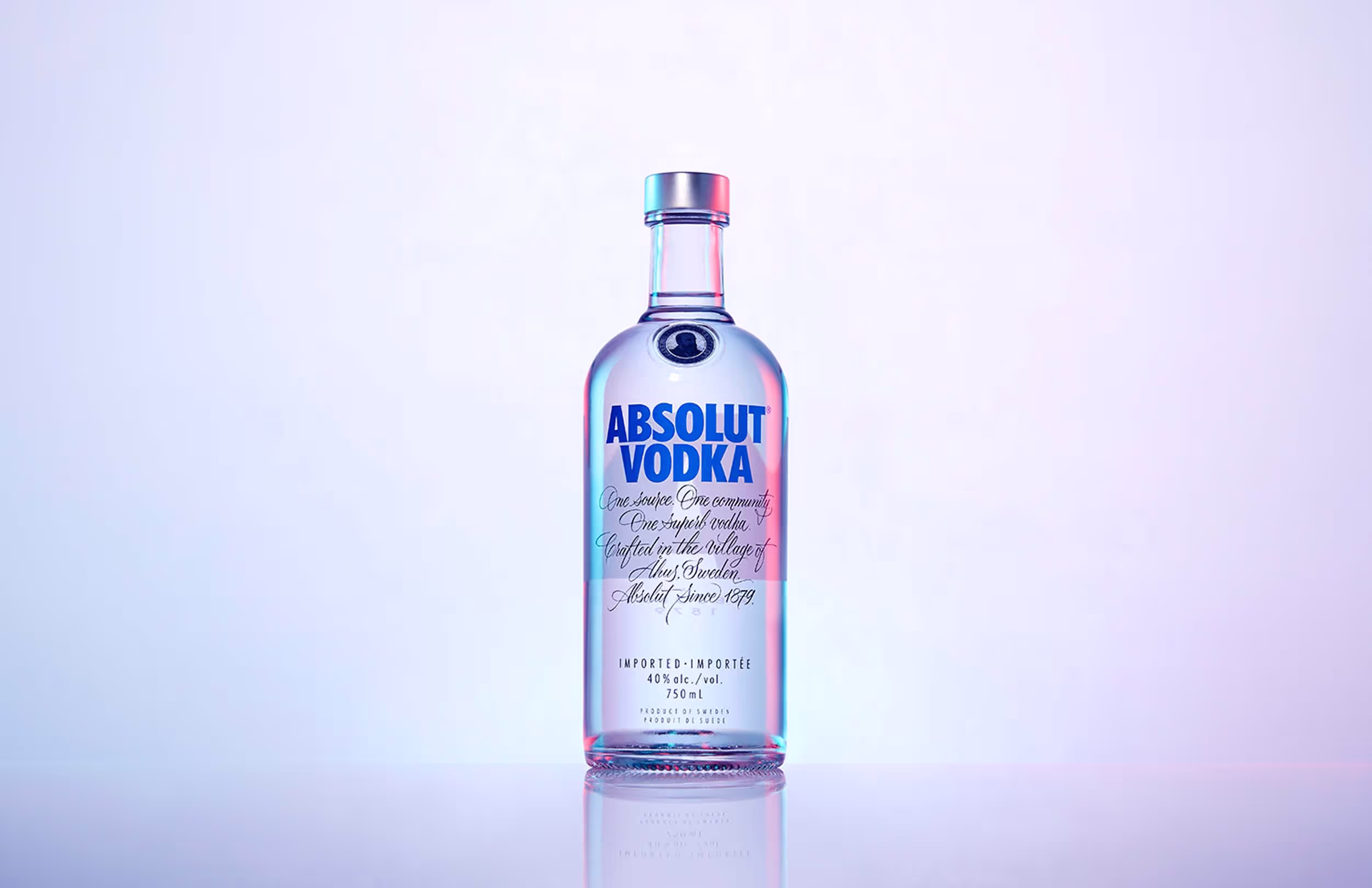 This Toronto-based photographer delivers dynamic drink imagery, focusing on vibrant colors and clean composition, ideal for creating attention-grabbing visuals in commercial marketing