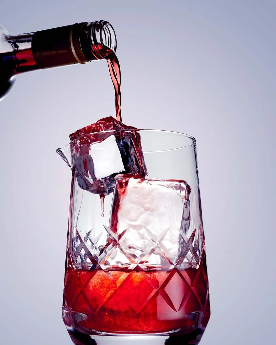 This Toronto-based photographer delivers dynamic drink imagery, focusing on vibrant colors and clean composition, ideal for creating attention-grabbing visuals in commercial marketing