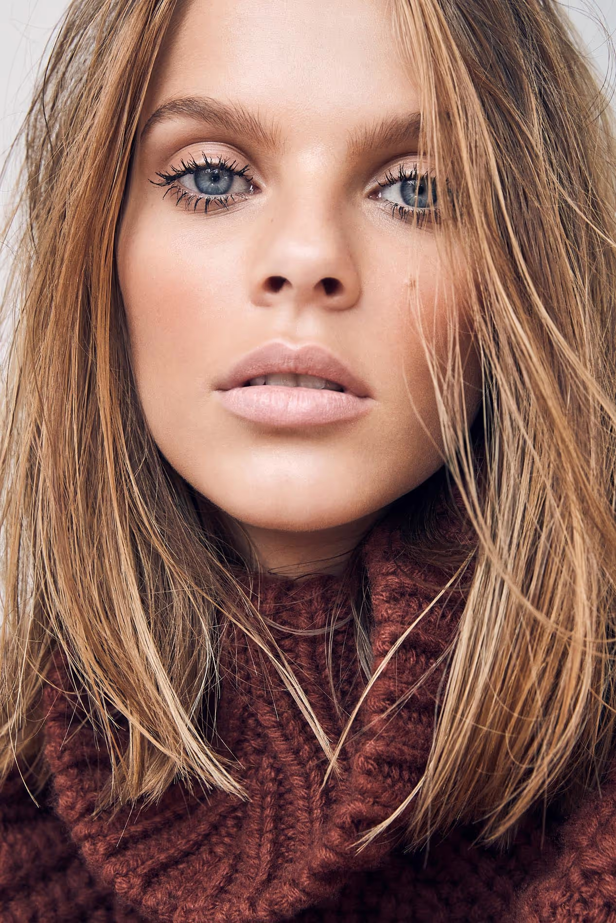 Flawless beauty photography by a Montreal-based commercial photographer, expertly capturing intricate details and radiant skin, perfect for advertising and brand campaigns