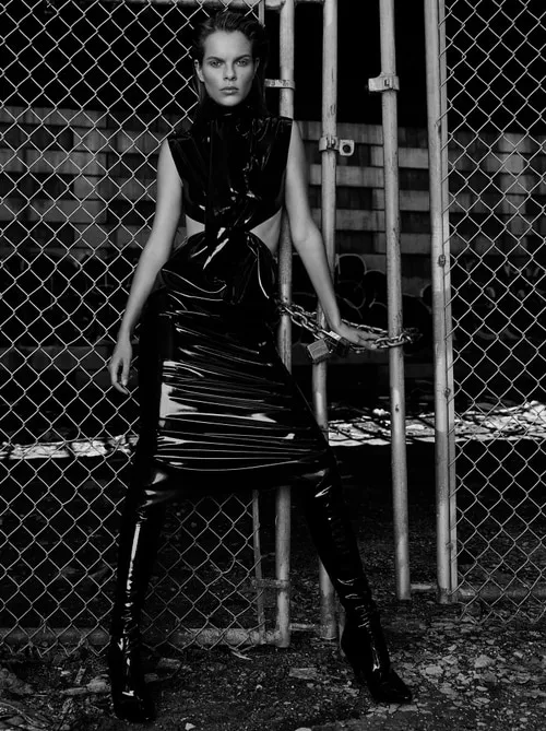 Dynamic and artistic fashion photography shot by a Montreal-based photographer, focusing on bold styling, composition, and lighting to create impactful visuals for your commercial needs