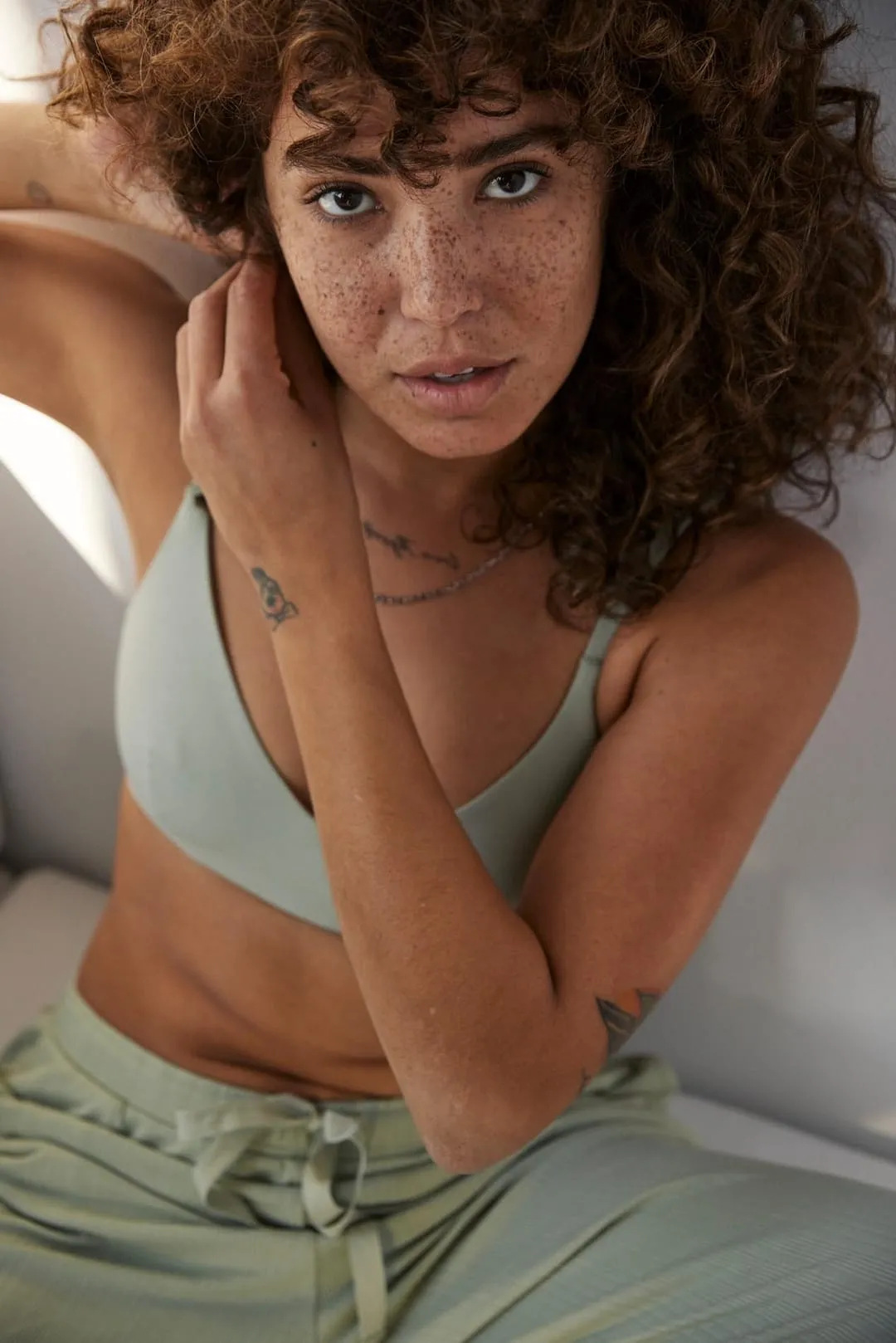 This Montreal-based fashion photographer creates visually captivating images, blending creative direction and meticulous detail to elevate your brand’s fashion campaigns