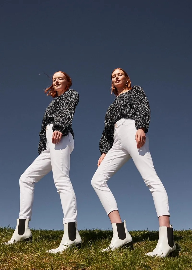 Stunning fashion photography by a Montreal-based commercial photographer, capturing high-fashion looks with expert styling and composition for impactful brand campaigns