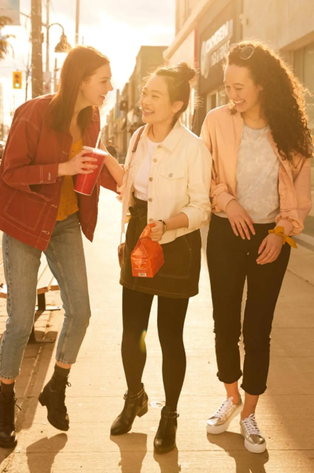 Creative and engaging lifestyle photography for commercial use, expertly shot to highlight everyday moments and elevate your brand’s image in advertising campaigns