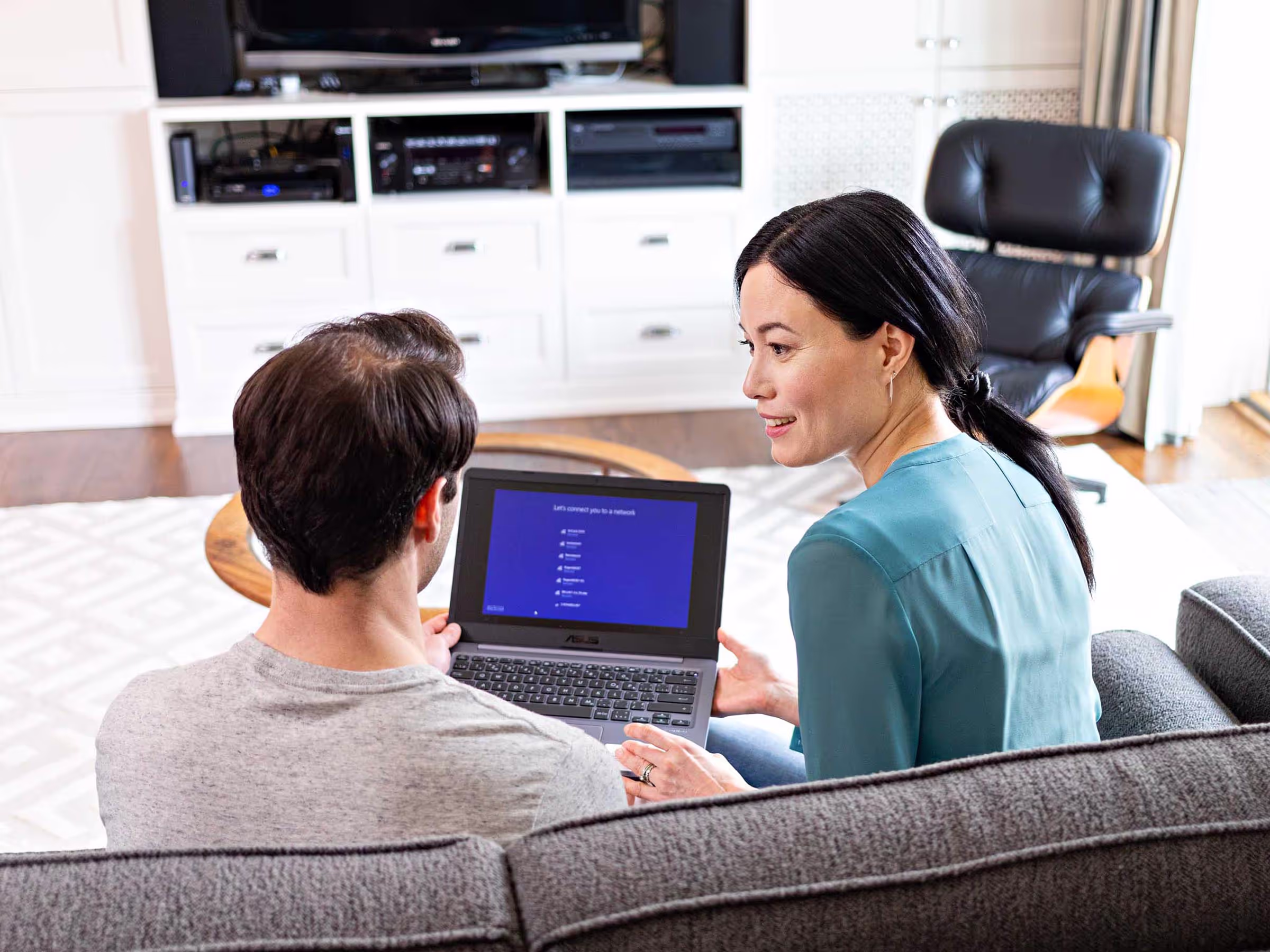 Professional lifestyle photography by a commercial photographer, focusing on genuine, candid moments and real-world scenarios to create compelling visuals for your brand’s marketing