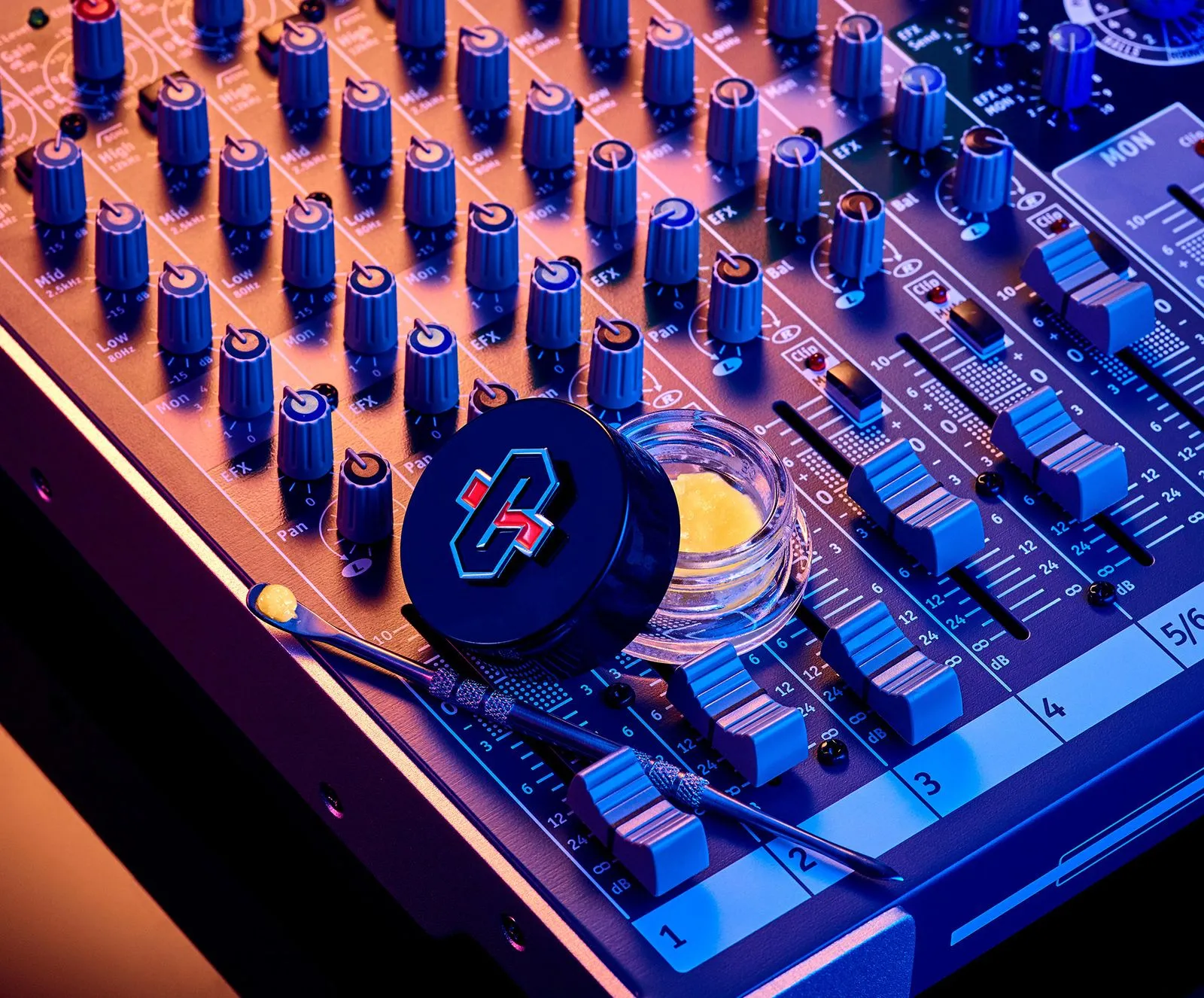 Sleek and polished still life photography by a Toronto-based photographer, expertly capturing everyday objects with a clean and creative approach for stunning commercial visuals