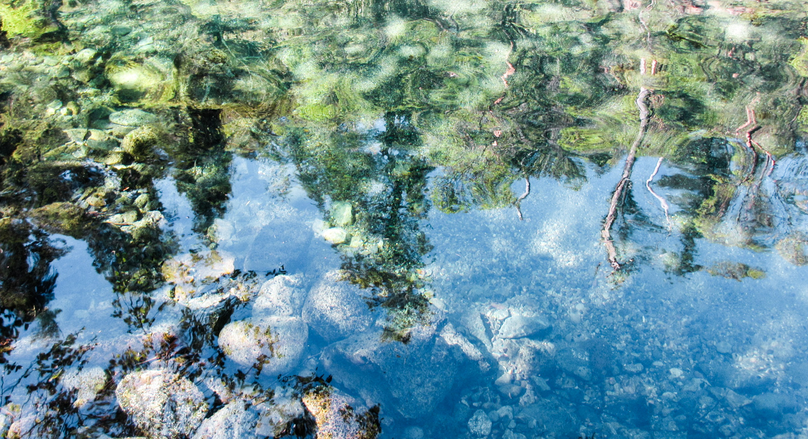 A breathtaking travel photograph capturing the beauty and essence of a destination, showcasing stunning landscapes and vibrant cultures through the lens of an experienced photographer
