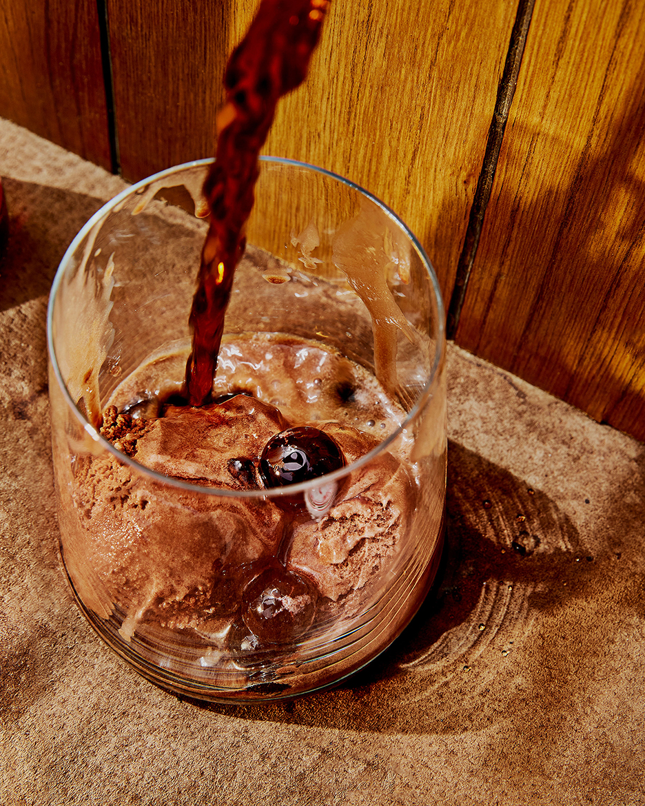 A beautifully styled drink photograph, expertly captured to show off the refreshing qualities and intricate details of the beverage in every shot.