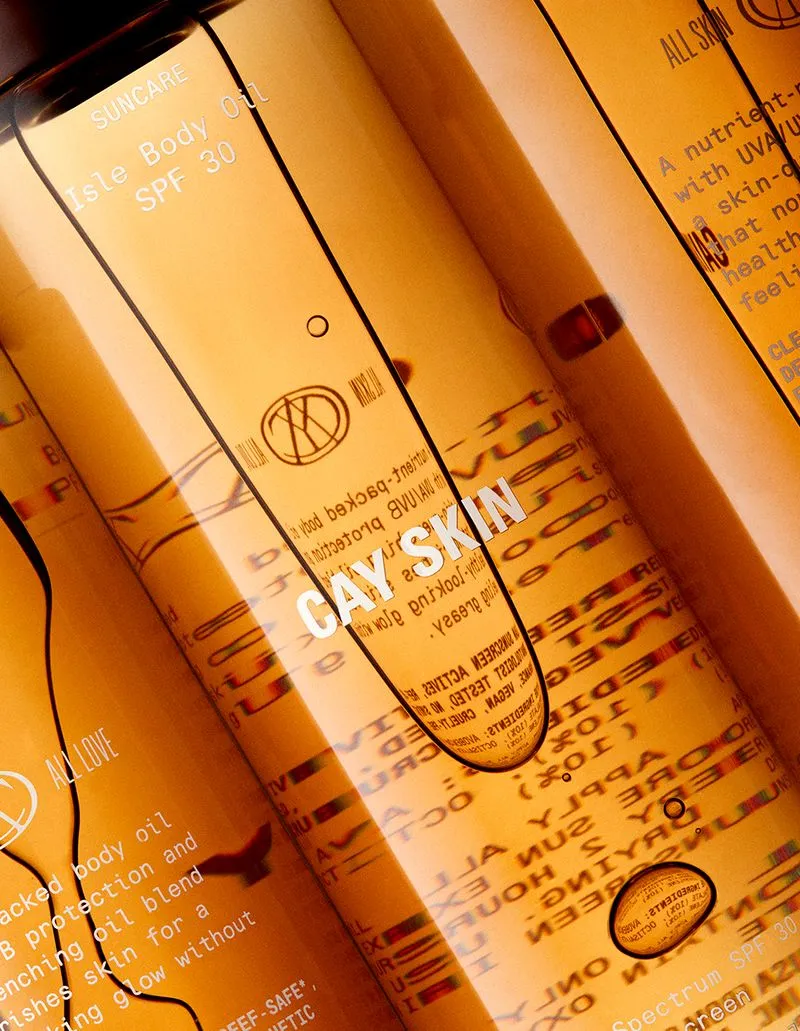 This Toronto-based beauty photographer specializes in high-end, creative beauty imagery, expertly lit and composed to highlight the finest details for advertising and brand campaigns