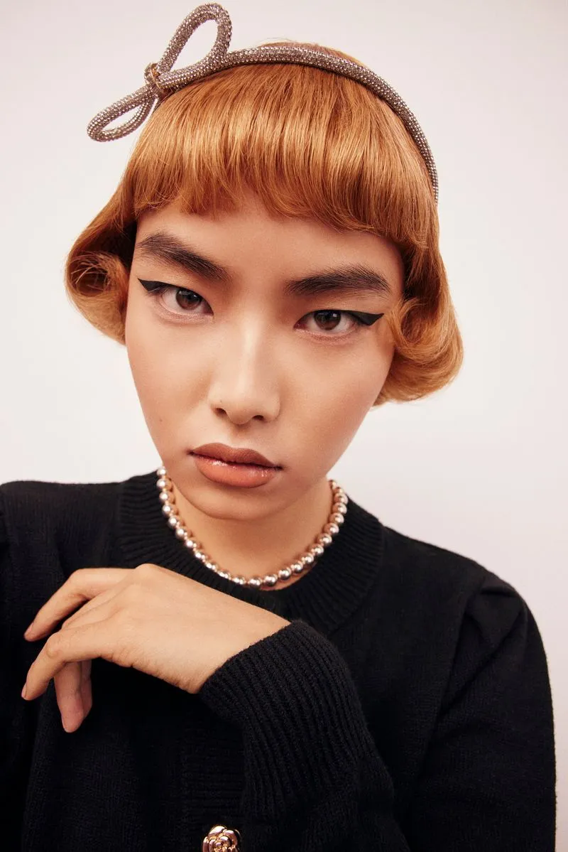 Stunning beauty photography by a Montreal commercial photographer, showcasing high-end beauty products with expert lighting and composition for impactful brand storytelling